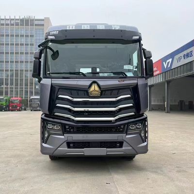 قیمت خوب دو ردیف هوو سینوتروک تراکتور کامیون 6x4 610hp 10 چرخ دست دوم آنلاین