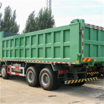 قیمت خوب Sinotruk WD615.47 HOWO 375hp دیزل کامپران با 12 تایر و 26.79CBM حجم بار آنلاین