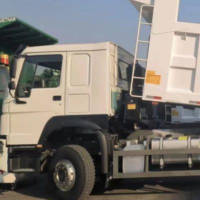 قیمت خوب 10 چرخ ظرفیت 25-30 تن HOWO 6X4 کامیون زباله تانکر سوخت 300L 5600X2300X1500 لاستیک 7.00r16 6+1 لاستیک یدکی قابل تنظیم چپ و راست رانندگی آنلاین
